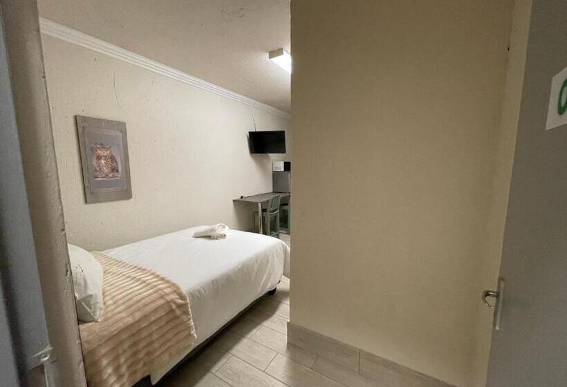 スタンダードルーム, Nite Owl B&b