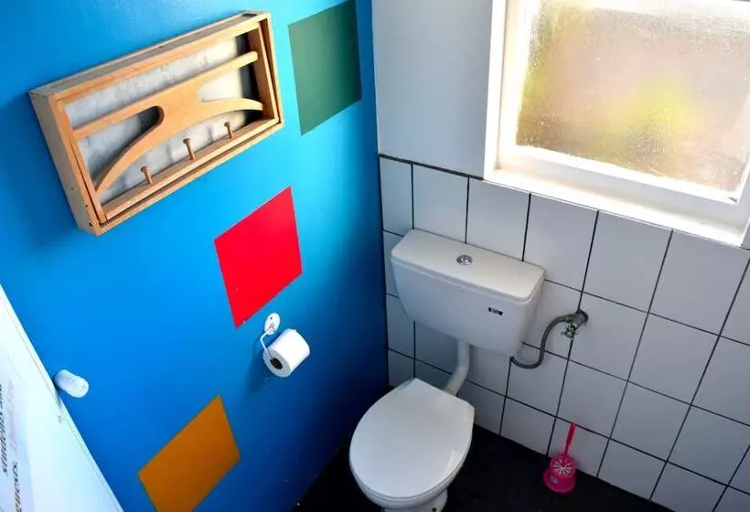اتاق استاندارد یک تخته با سرویس بهداشتی مشترک, 42b College House Hostel