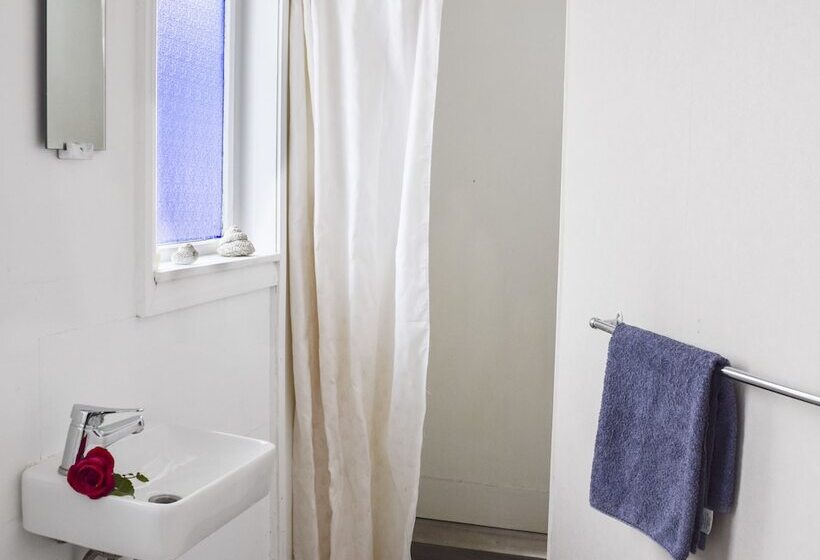 Номер Стандарт Индивидуальный, 42b College House   Hostel