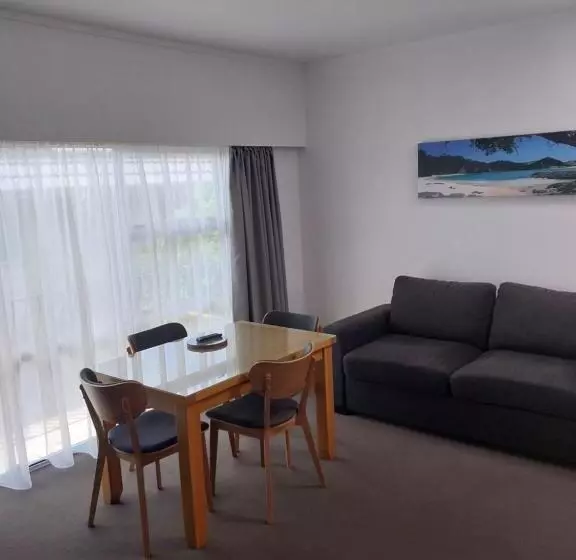１ベッドルームアパートメント, Bayview Motel