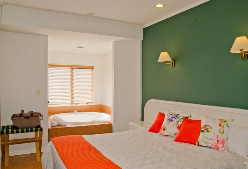 Escritório Estándar, Beach Front Motel