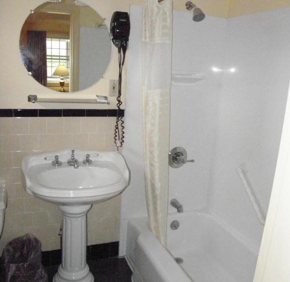 Стандартный Номер Кровать Кинг, Briarcliff Motel