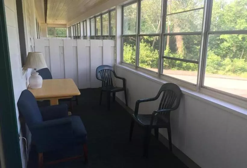 バルコニー付きスタンダードルーム, Briarcliff Motel