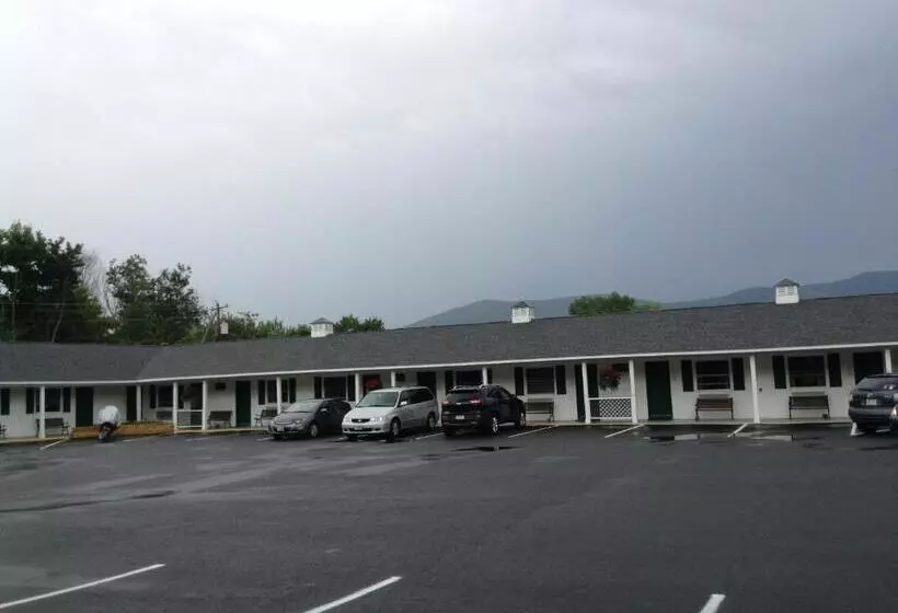 スタンダードルーム, Briarcliff Motel