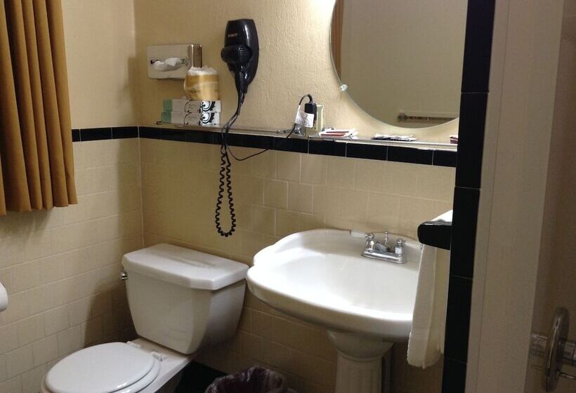 Номер Стандарт, Briarcliff Motel