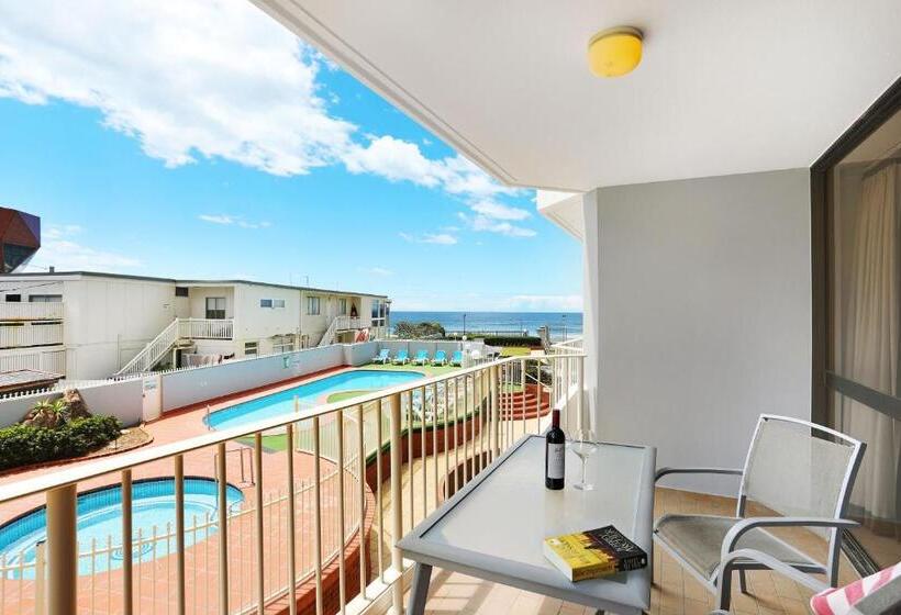 Апартаменты 2 спальни Вид на Бассейн, Breakers North Absolute Beachfront Apartments