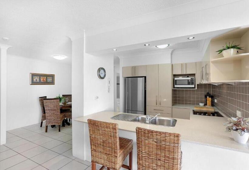 דירת 2 חדרי שינה עם נוף לבריכה, Breakers North Absolute Beachfront Apartments