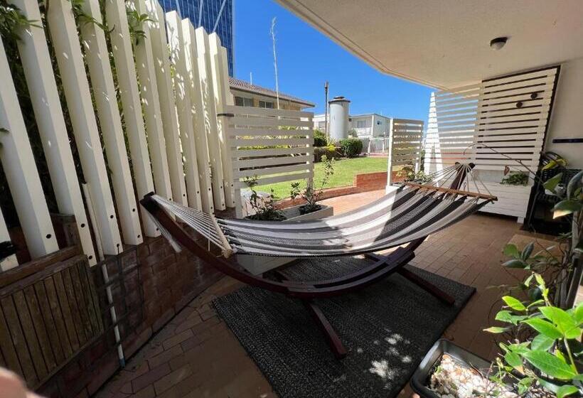 Апартаменты Deluxe 2 Спальни, Breakers North Absolute Beachfront Apartments