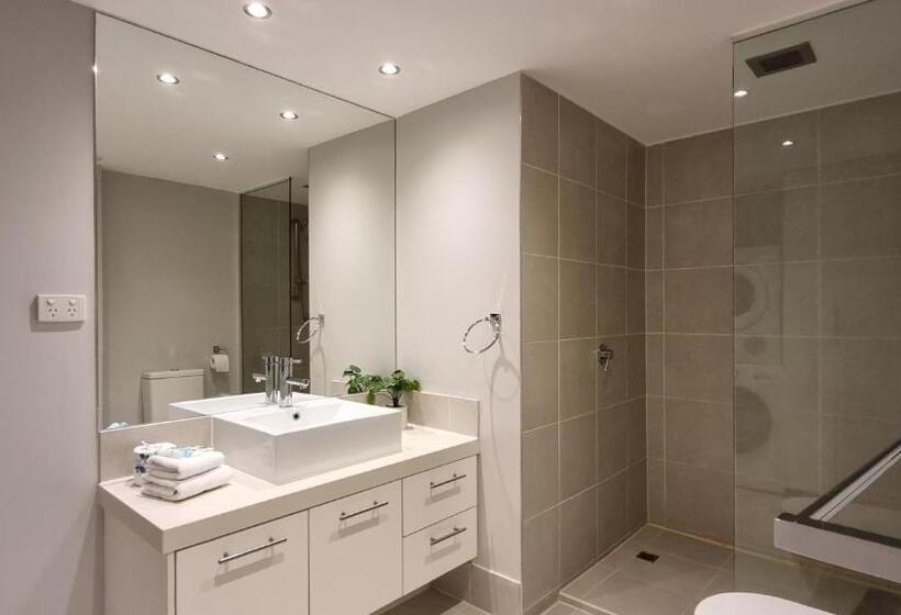 غرفة سوبيريور مطلّة علي البحر, Breakers North Absolute Beachfront Apartments