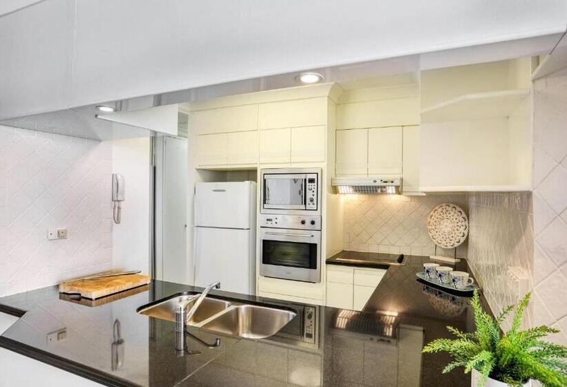 Апартаменты 2 Спальни Вид на Море, Breakers North Absolute Beachfront Apartments