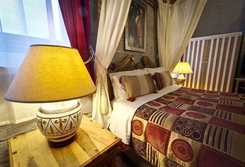 标准间, Dukes Folly