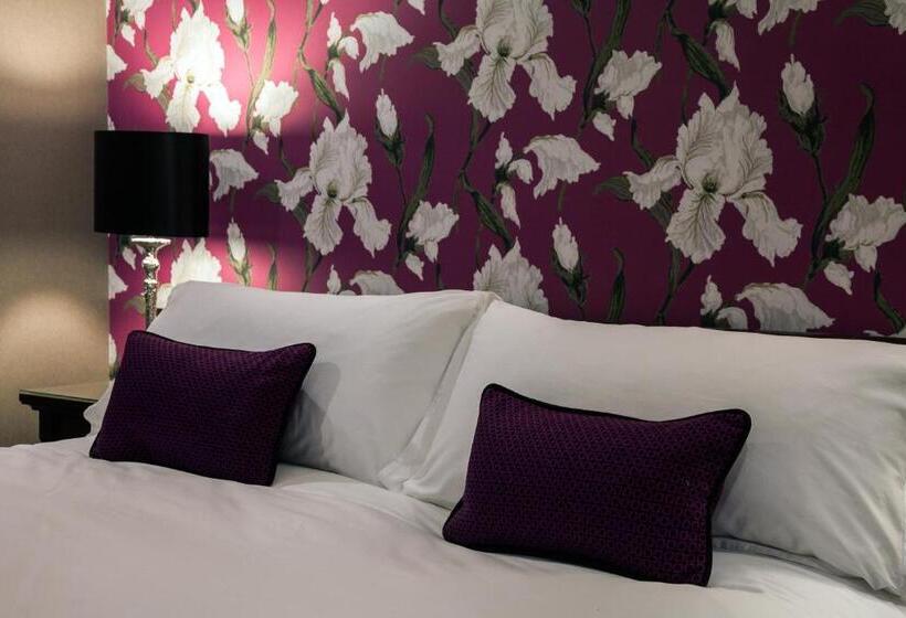 غرفة قياسية, Fonab Castle