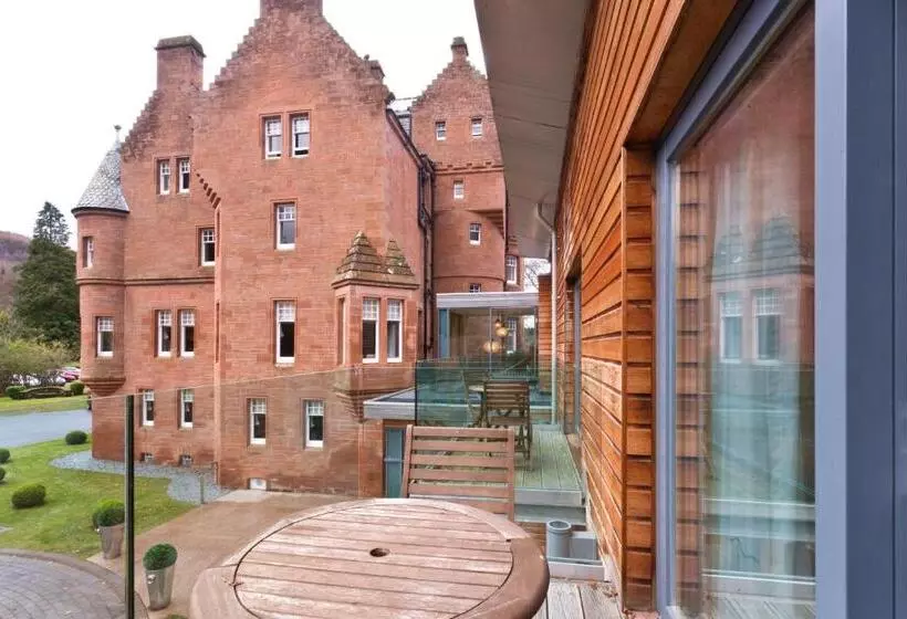 スイート, Fonab Castle