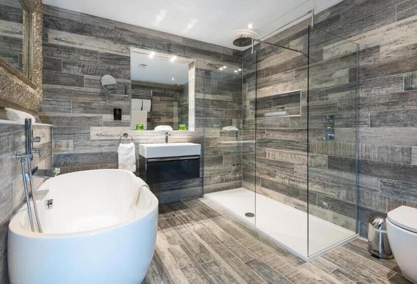 غرفة سوبيريور سرير كينج, Fonab Castle