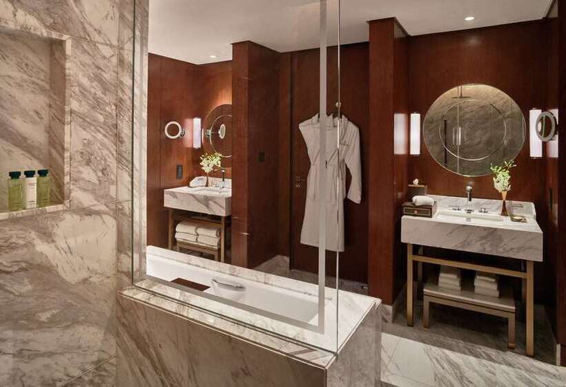 استودیو استاندارد با تخت کینگ, Hilton Nay Pyi Taw
