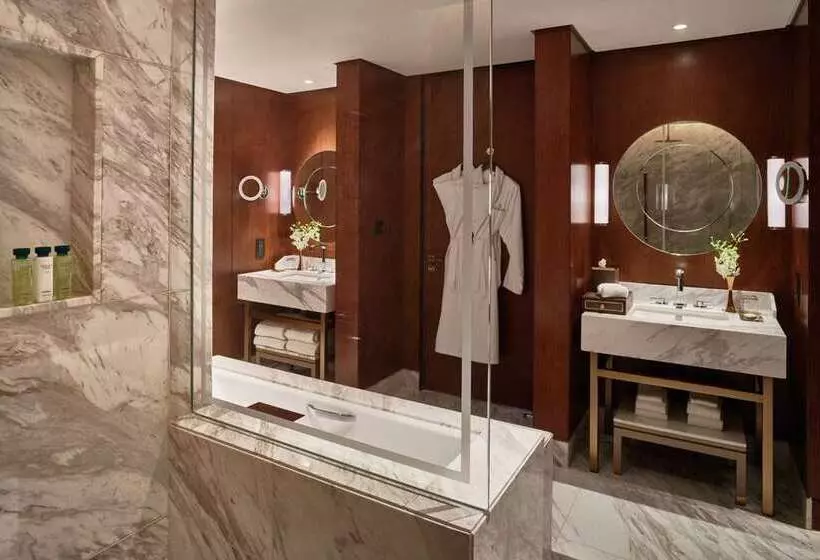 استودیو استاندارد با تخت کینگ, Hilton Nay Pyi Taw