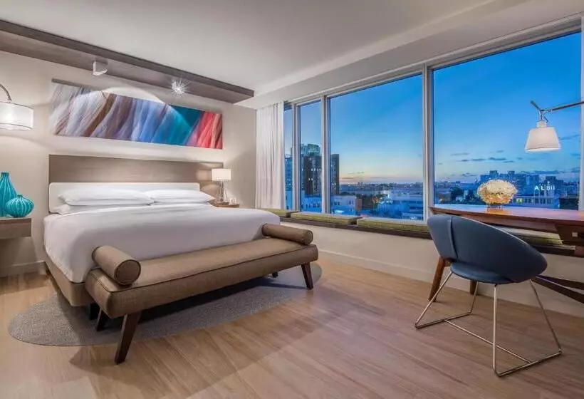 اتاق استاندارد با تخت بزرگ, Hyatt Centric South Beach Miami