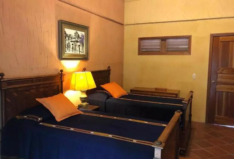 اتاق اکونومی, La Villa de Soledad