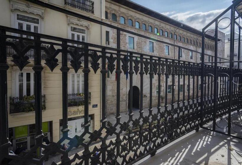 إستوديو ديلوكس, San Lorenzo Boutique