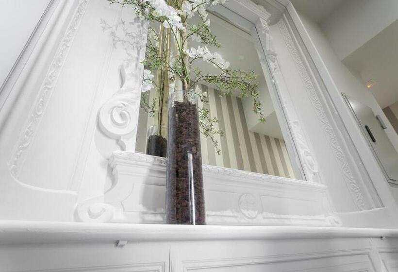 إستوديو ديلوكس, San Lorenzo Boutique