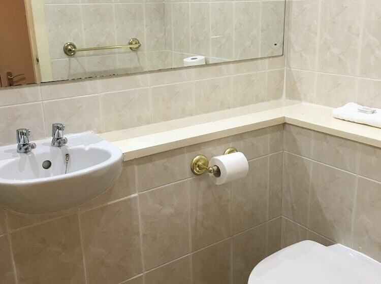 חדר סטנדרט יחיד, Smiths