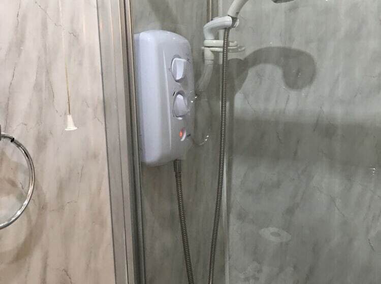 חדר משפחתי, Smiths