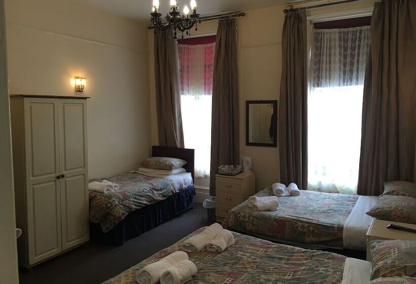 חדר משפחתי, Smiths