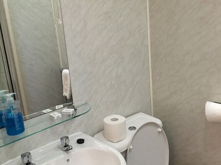 חדר סטנדרט, Smiths