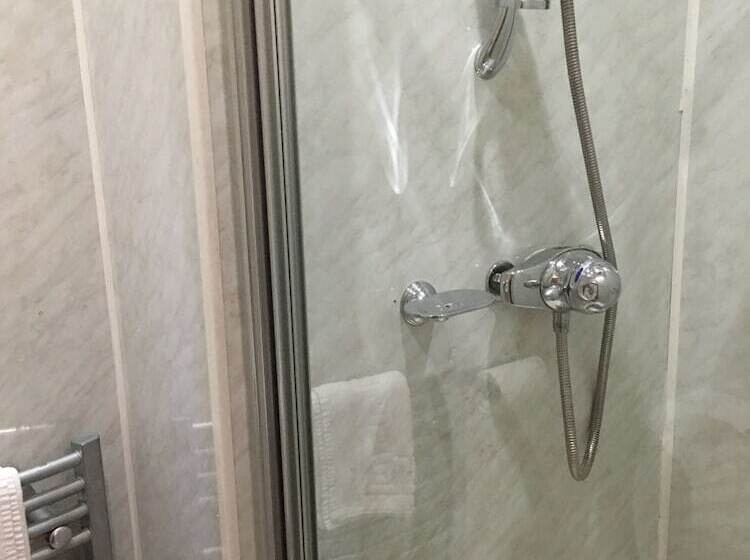 חדר סטנדרט, Smiths