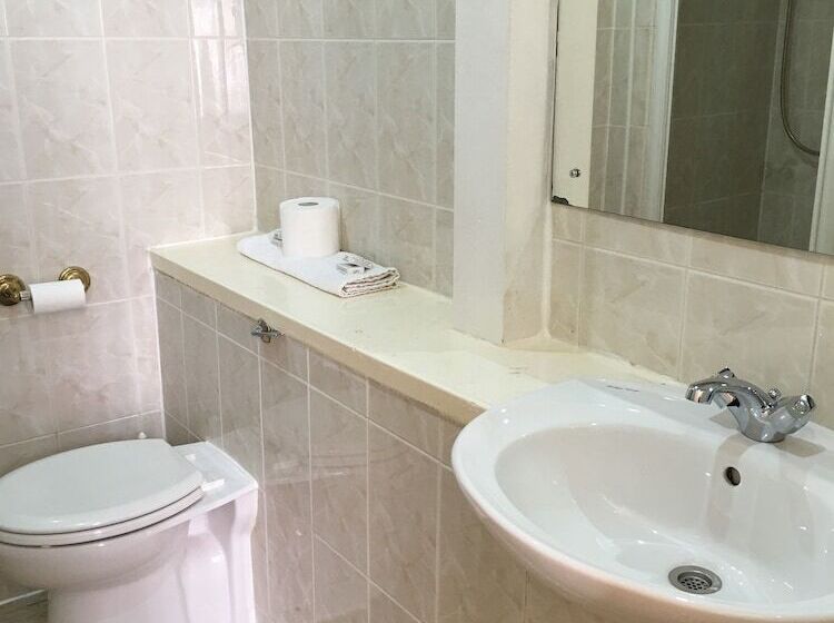 חדר משפחתי, Smiths