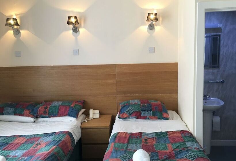 חדר משפחתי, Smiths