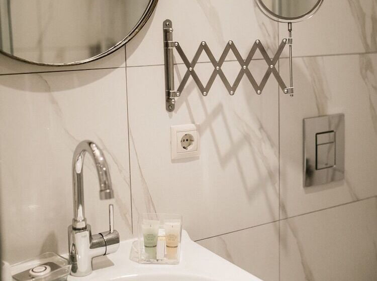 اتاق استاندارد, Tchaikovsky