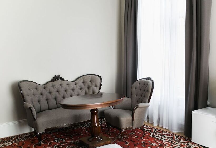 اتاق استاندارد, Tchaikovsky