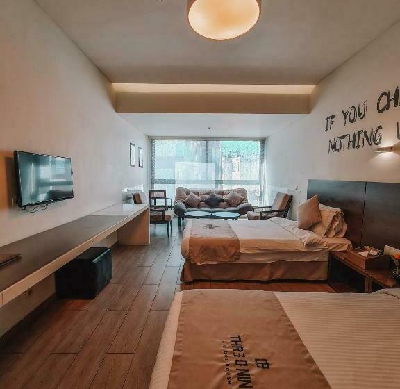 سوییت جونیور لوکس, Three O Nine