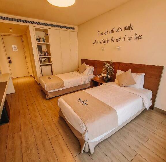 سوییت جونیور لوکس, Three O Nine