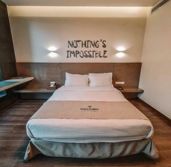 اتاق لوکس, Three O Nine