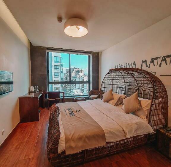 اتاق لوکس, Three O Nine