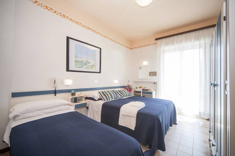 חדר סטנדרט לשלושה, Venus