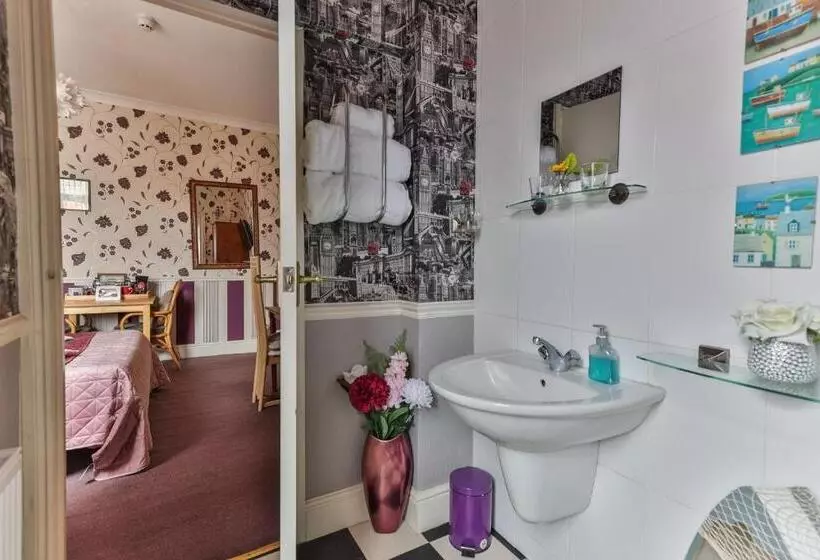 اتاق لوکس با تخت بزرگ, The Kensington