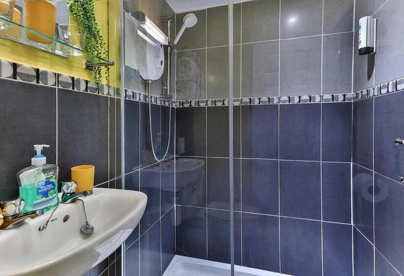 اتاق عادی, The Kensington