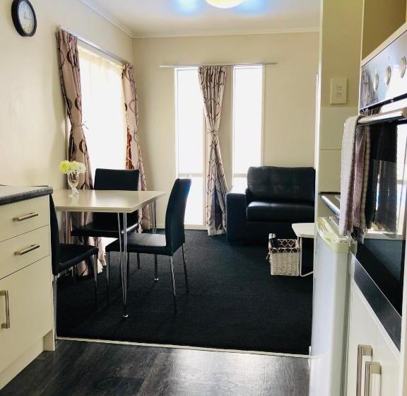 1ベッドルームのスーペリアアパートメント, Red Rock Thermal Motel Mineral Pool