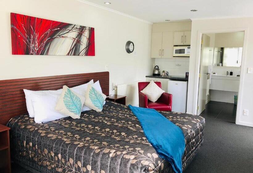 テラス付きスタンダードワンルーム, Red Rock Thermal Motel Mineral Pool