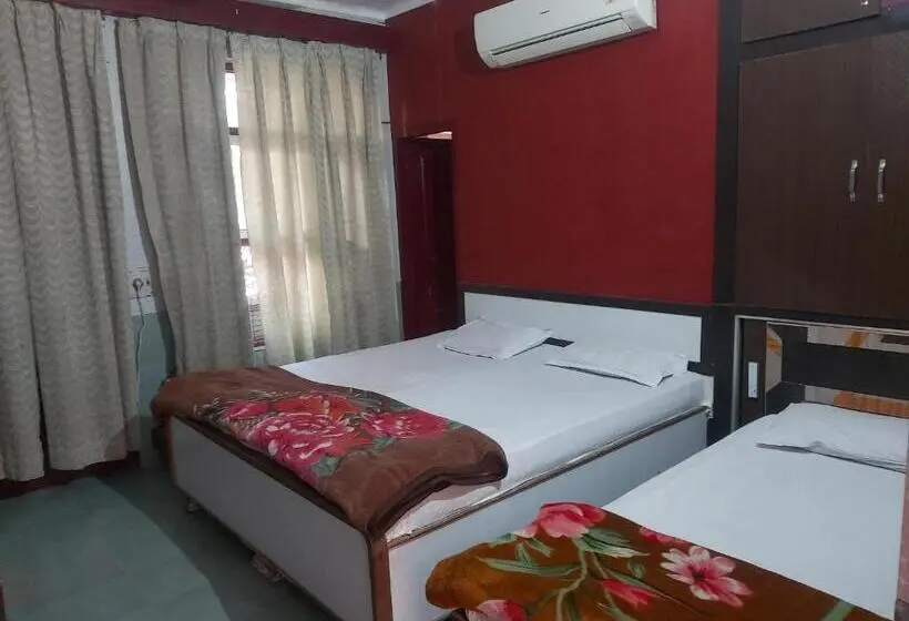Deluxe Kolmen Hengen Huone, Vijay Laxmi