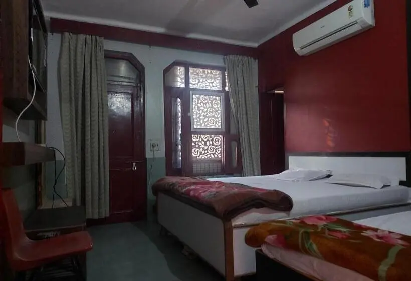 Deluxe Kolmen Hengen Huone, Vijay Laxmi