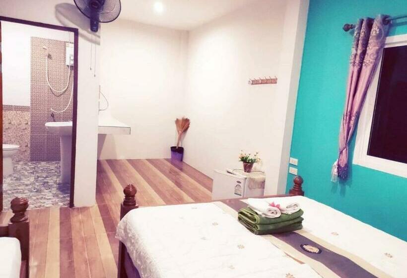 Номер Стандарт Трехместный, Baan Haneen At Lanta