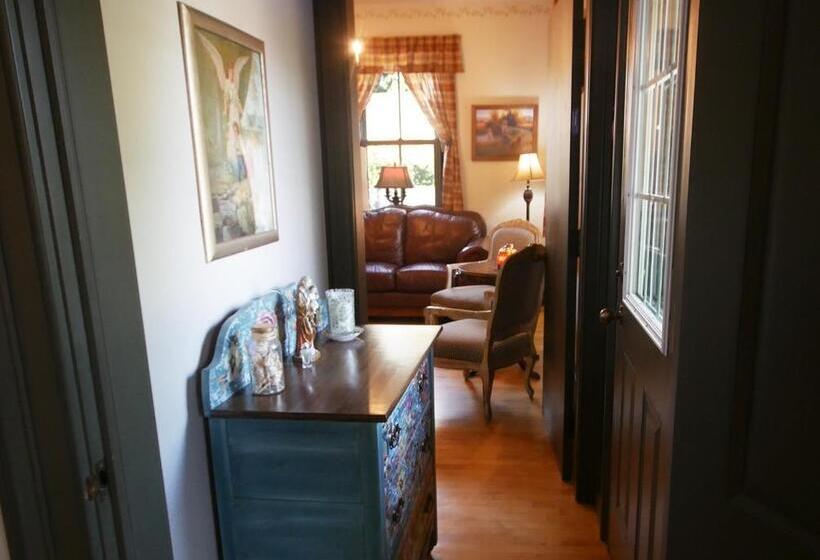 Deluxe Suite, Bristows Inn