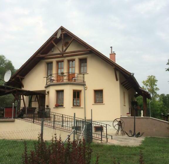 غرفة قياسية رباعية, Cosy Rooms On The Lake Near Budapest And The Airport