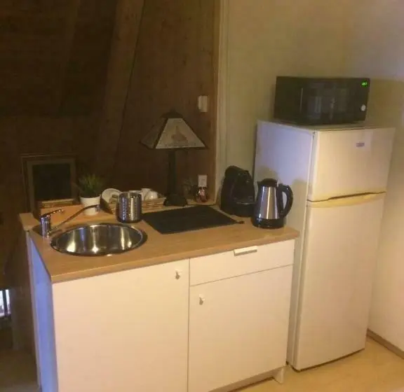 スタンダード４人部屋, Cosy Rooms On The Lake Near Budapest And The Airport