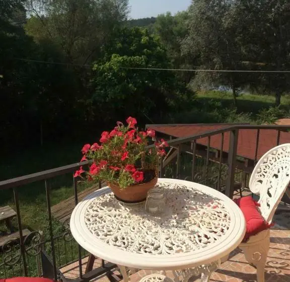 スタンダード４人部屋, Cosy Rooms On The Lake Near Budapest And The Airport