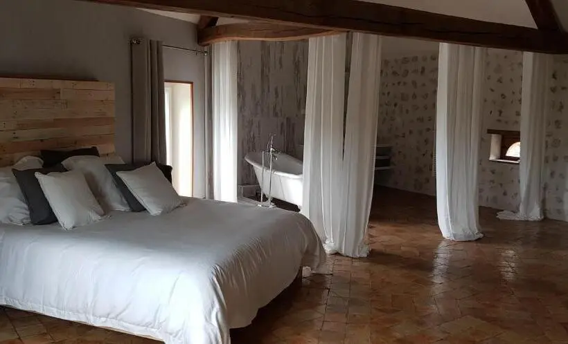 デラックスルーム, La Maison Josnes De Mady